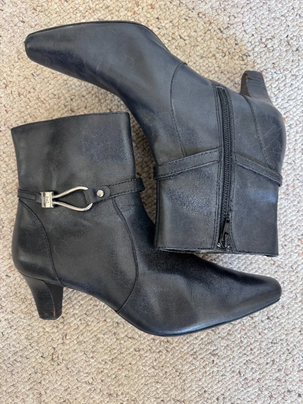 Anne Klein Black Leather Ankle Zip Boots Sz 9.5 M